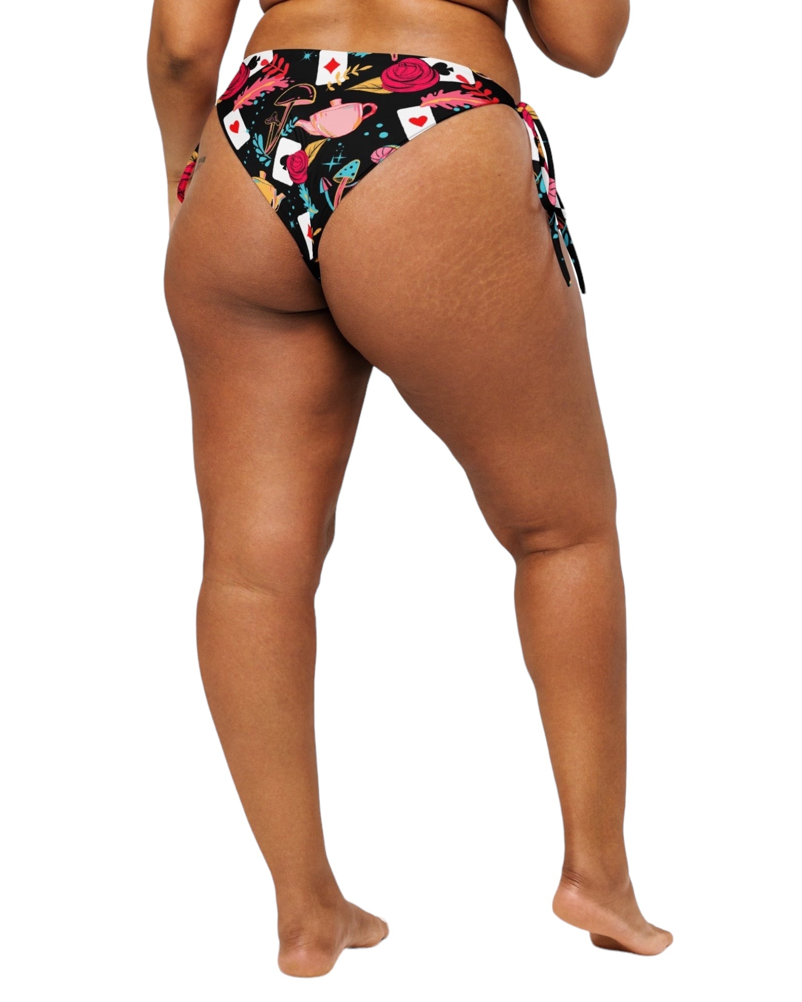 Des bas de string de plus en plus curieux