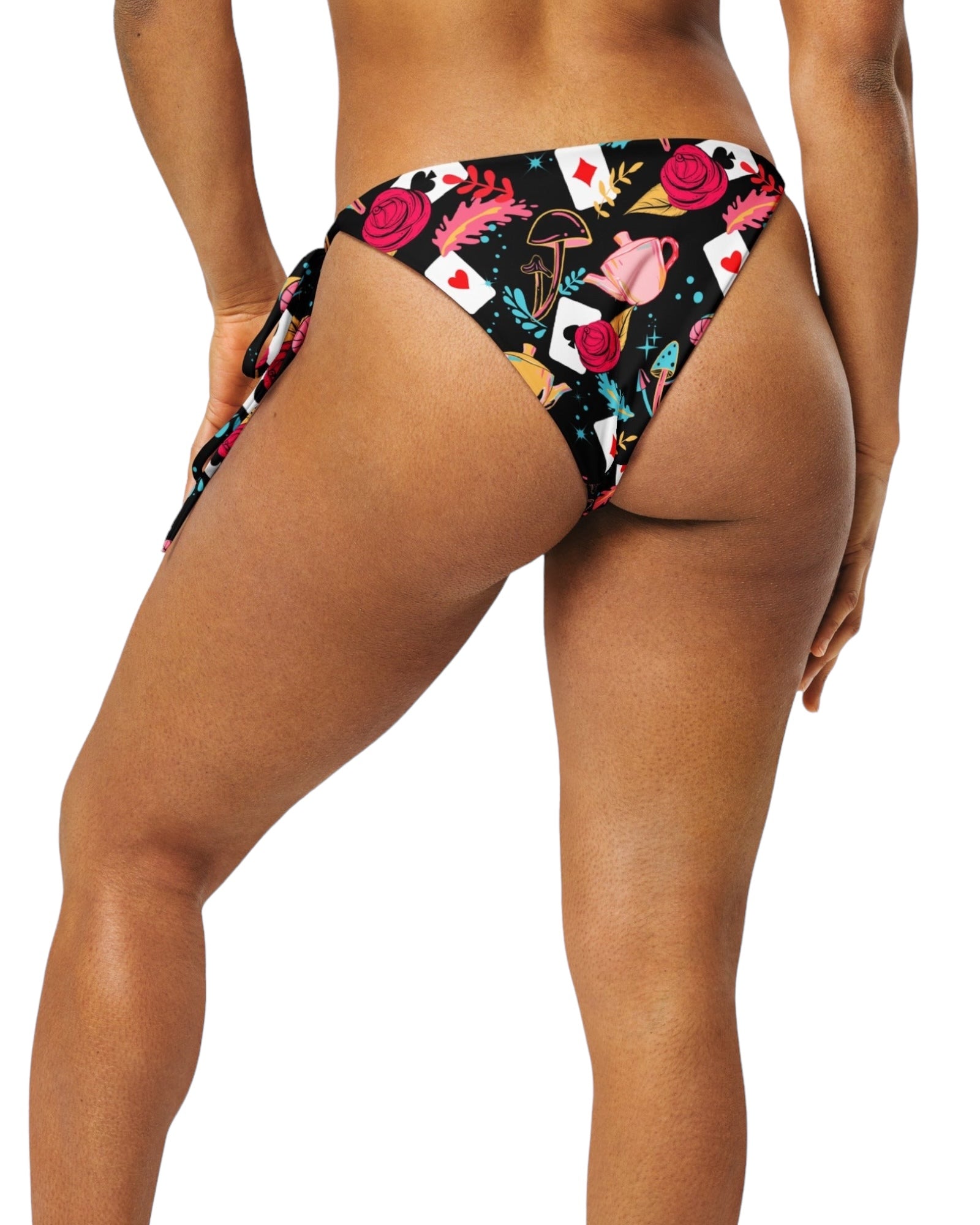 Des bas de string de plus en plus curieux