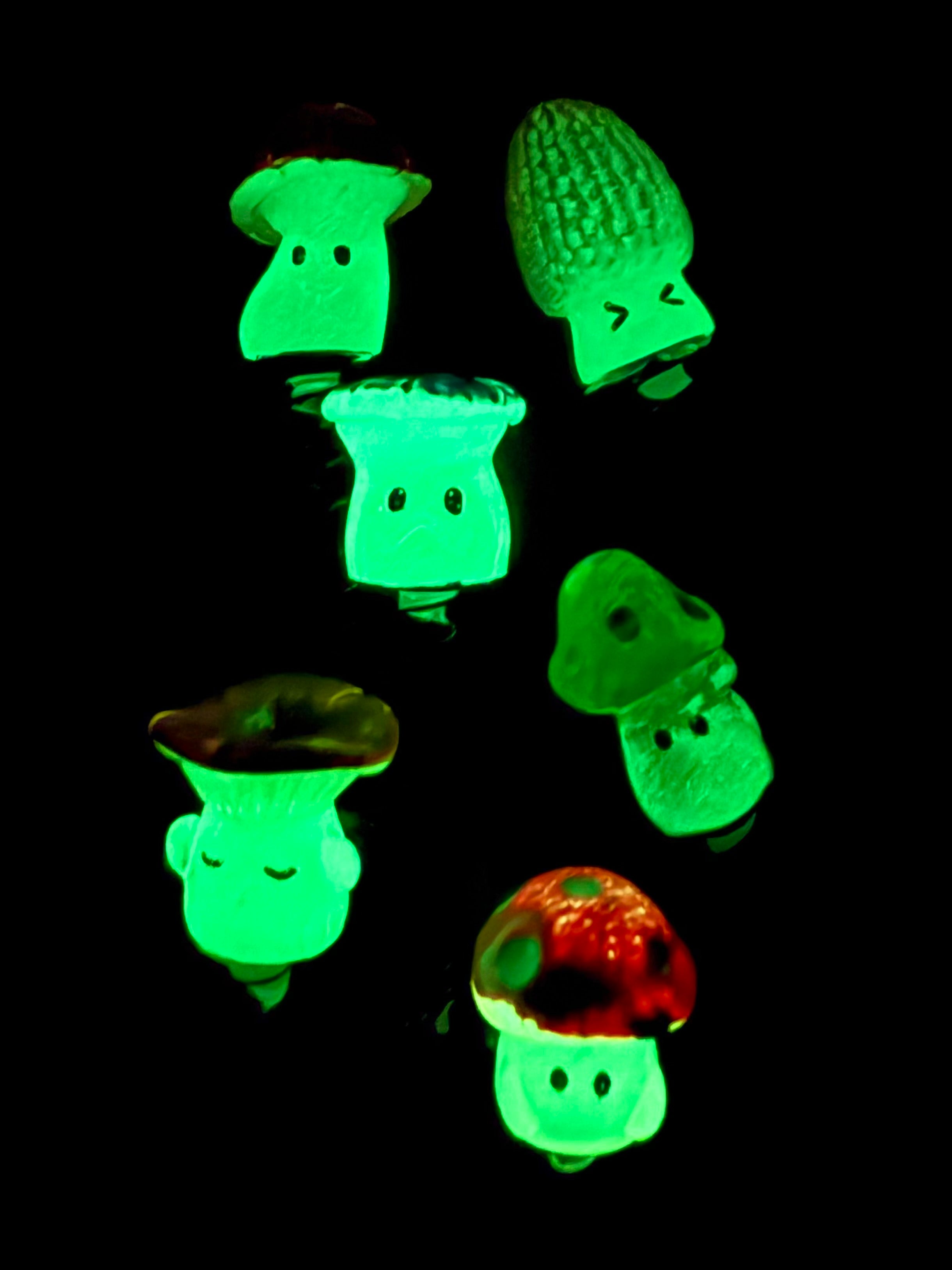 Happy Shrooms Glow in the Dark Sprout Clips 6-PC Set