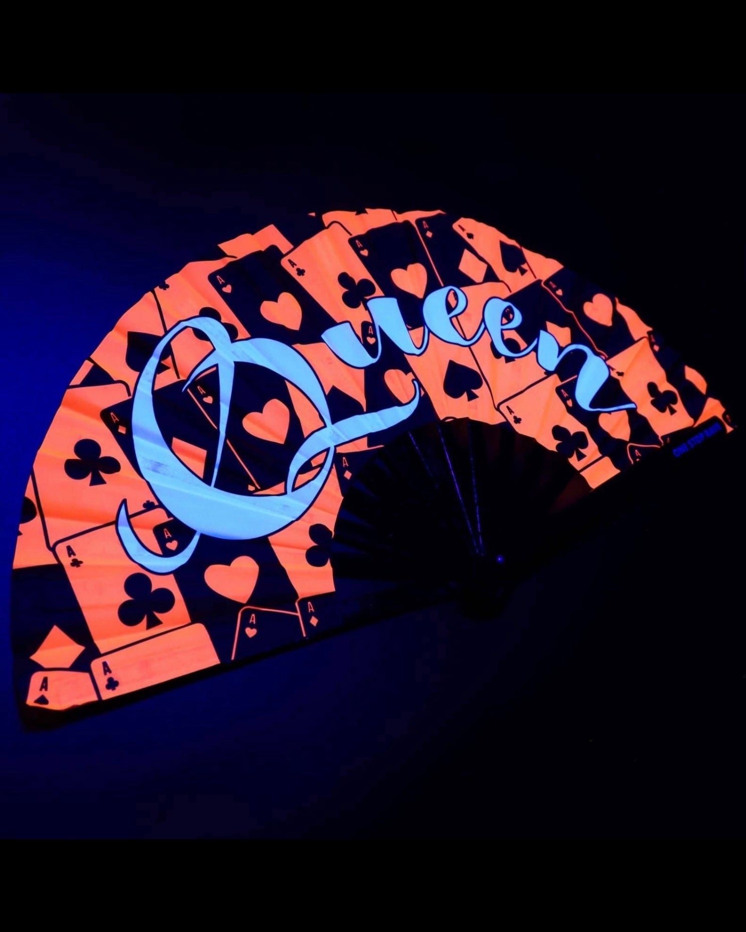 Queen of Hearts hand fan purple UV glow blacklight.